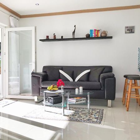 Grenadilla (Adults Only) Apartment Константия Екстериор снимка