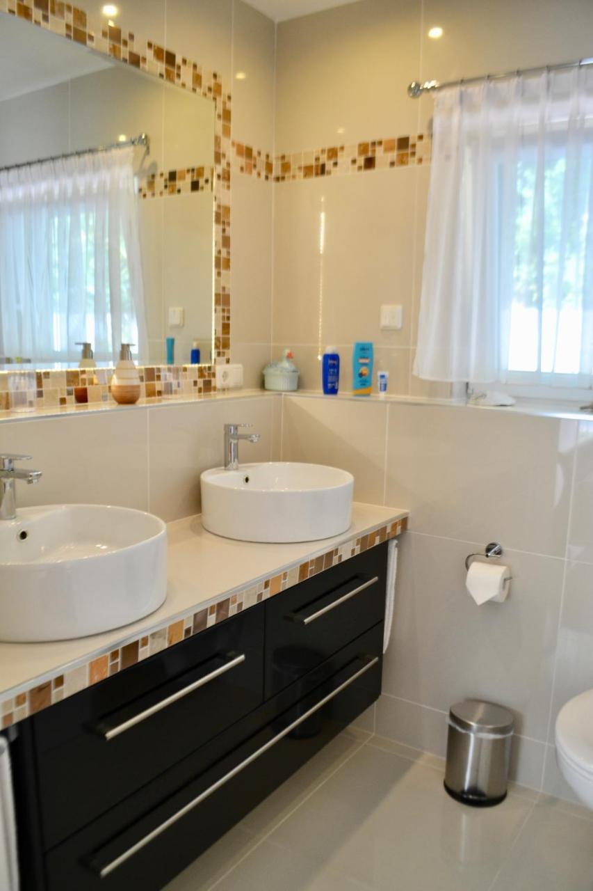 Grenadilla (Adults Only) Apartment Константия Екстериор снимка